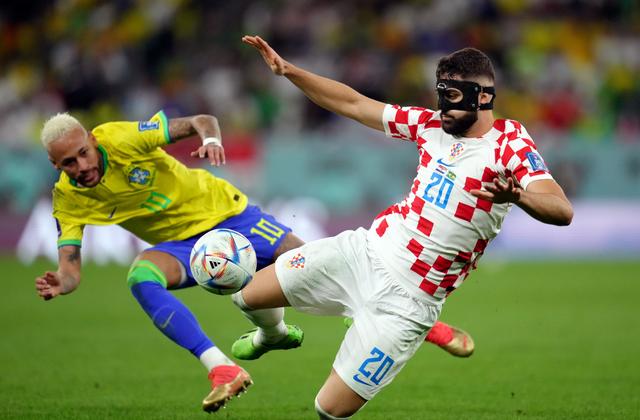 风云突变！纽卡斯尔集结日迎来里程碑；社区盾版图或变；更衣室稳定；阵容厚度经受考验