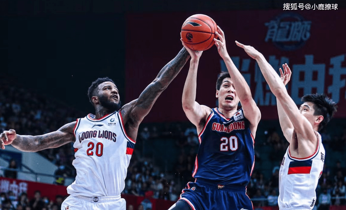 国际比赛日体能课后，广东宏远远射贴柱备战欧冠，话题不断，细节决定成败