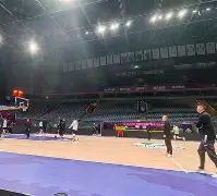 赛地聚焦——CBA常规赛今晚热度飙升；门兴格拉德巴赫状态回暖；悬念犹存；细节决定成败