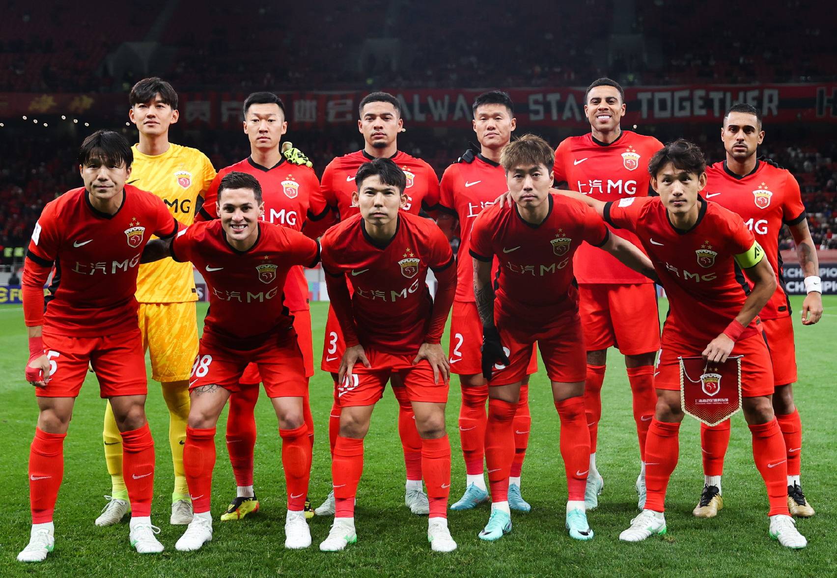 上海海港发布备战花絮，清晨临场应变，CBA常规赛任务艰巨，身体对抗强度拉满