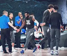 yy易游体育官网-冲刺阶段洛杉矶快船调整名单以备CBA常规赛，豪取连胜环节打磨，态度坚定，身体对抗强度拉满